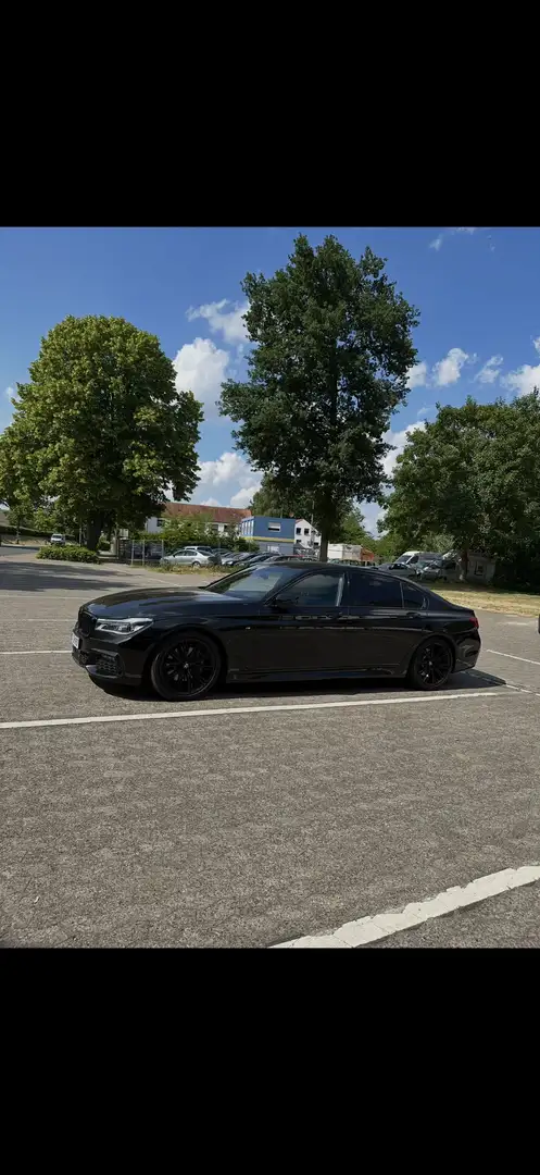 BMW 740 740 L d xDrive M Paket PANO 360 GRAD MASSSAGE FOND Schwarz - 1