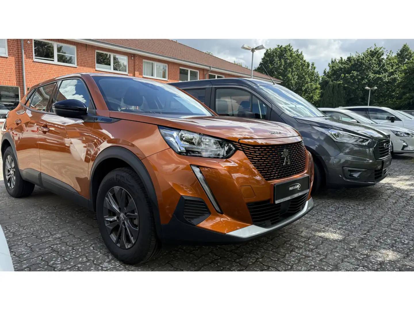 Peugeot e-2008 Orange - 2