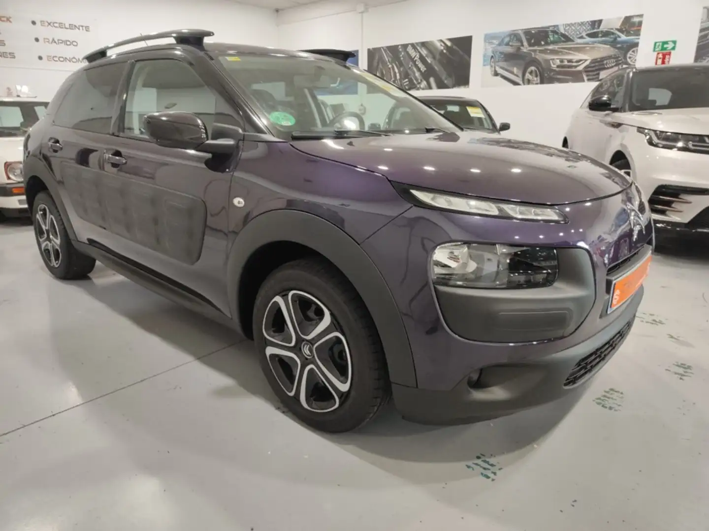 Citroen C4 Cactus 1.2 PureTech Feel 82 Burdeos - 1