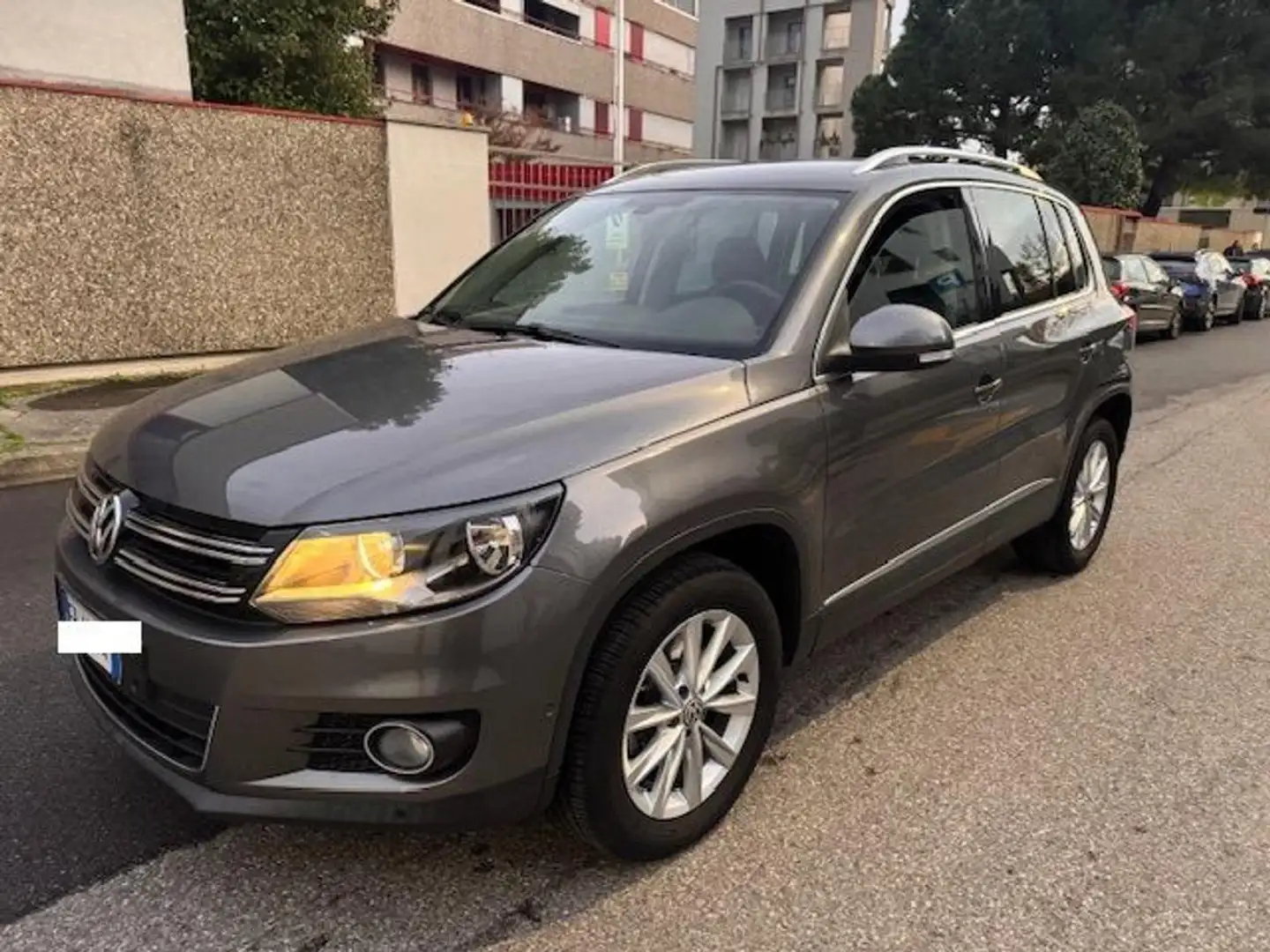 Volkswagen Tiguan 2.0 DIESEL 4X4 AUTOMATICA !!!! Grau - 2