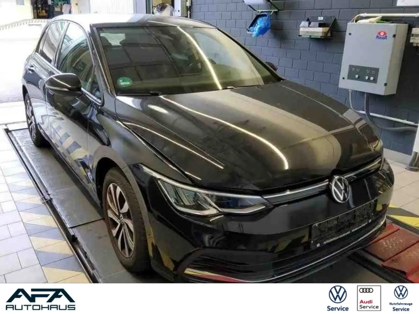 Volkswagen Golf VIII 1.0 eTSI ACTIVE DSG NAV*LED*RFK*App-Co. Zwart - 1