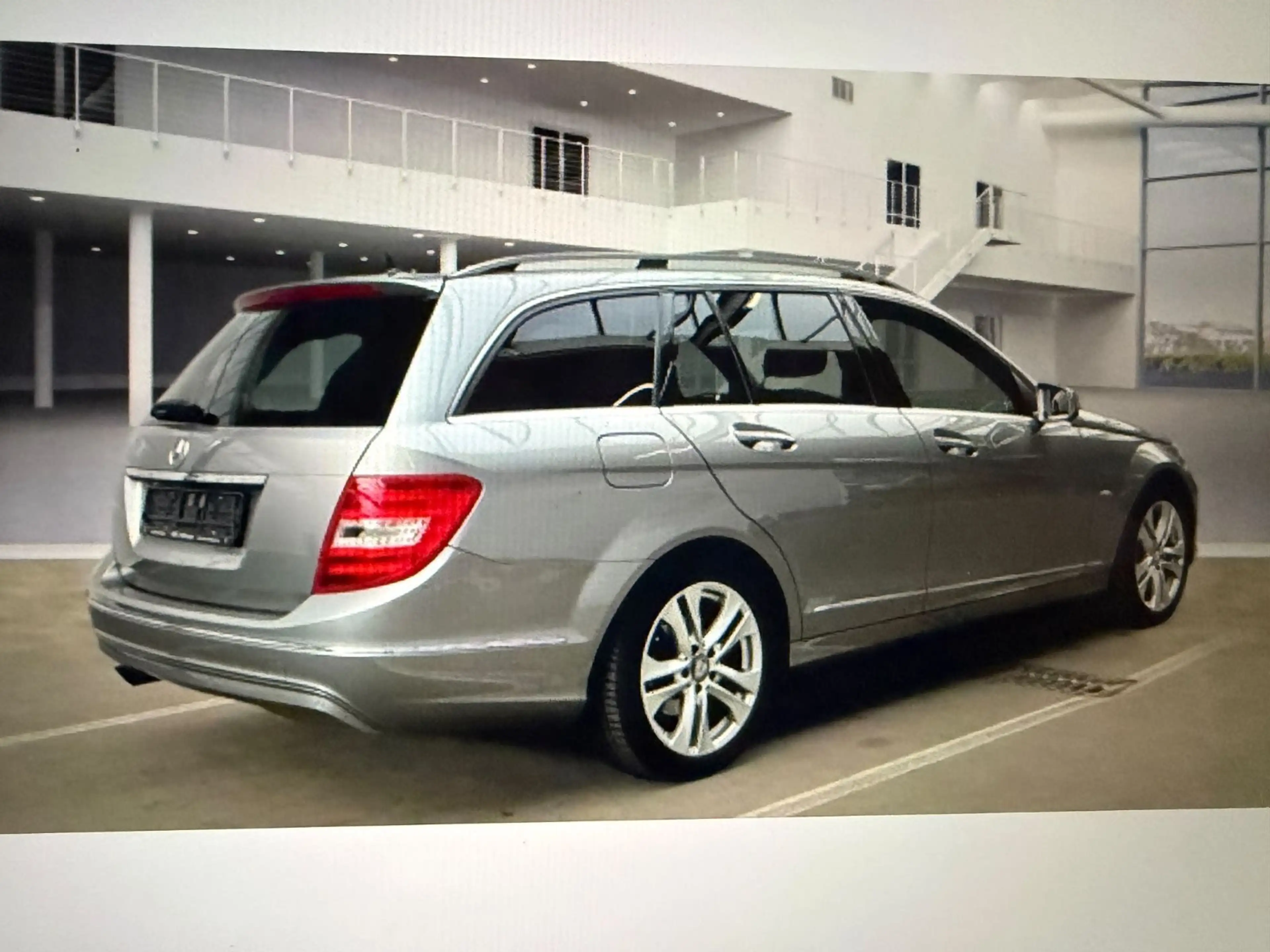 Mercedes-Benz C 180 T-Modell CGI Sitzhz PDC Navi SCHECKHEFT!!! — photo 2