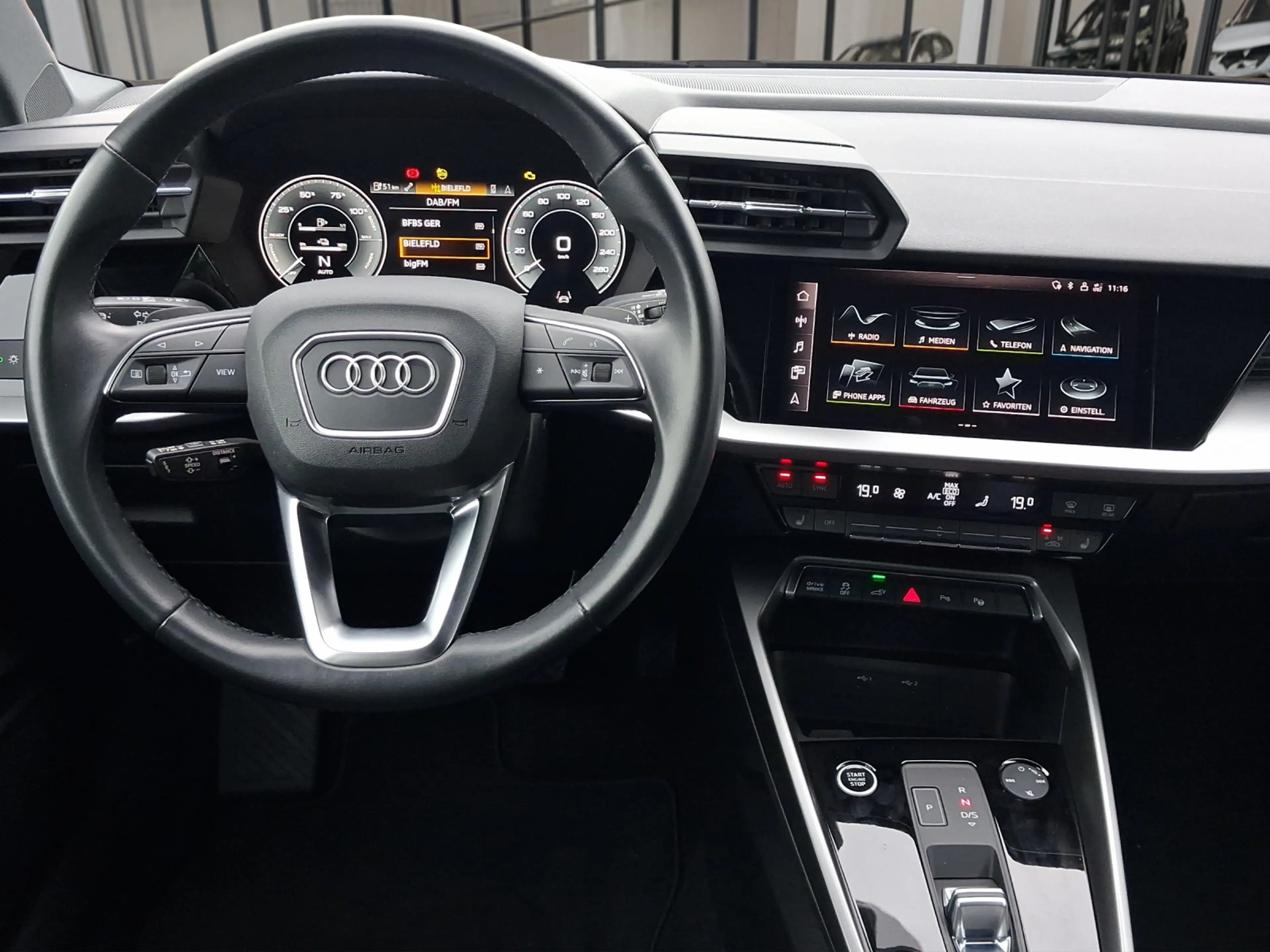 Audi A3 Sportback 45 TFSI e S line ACC Ambiente Navi RF... — photo 7