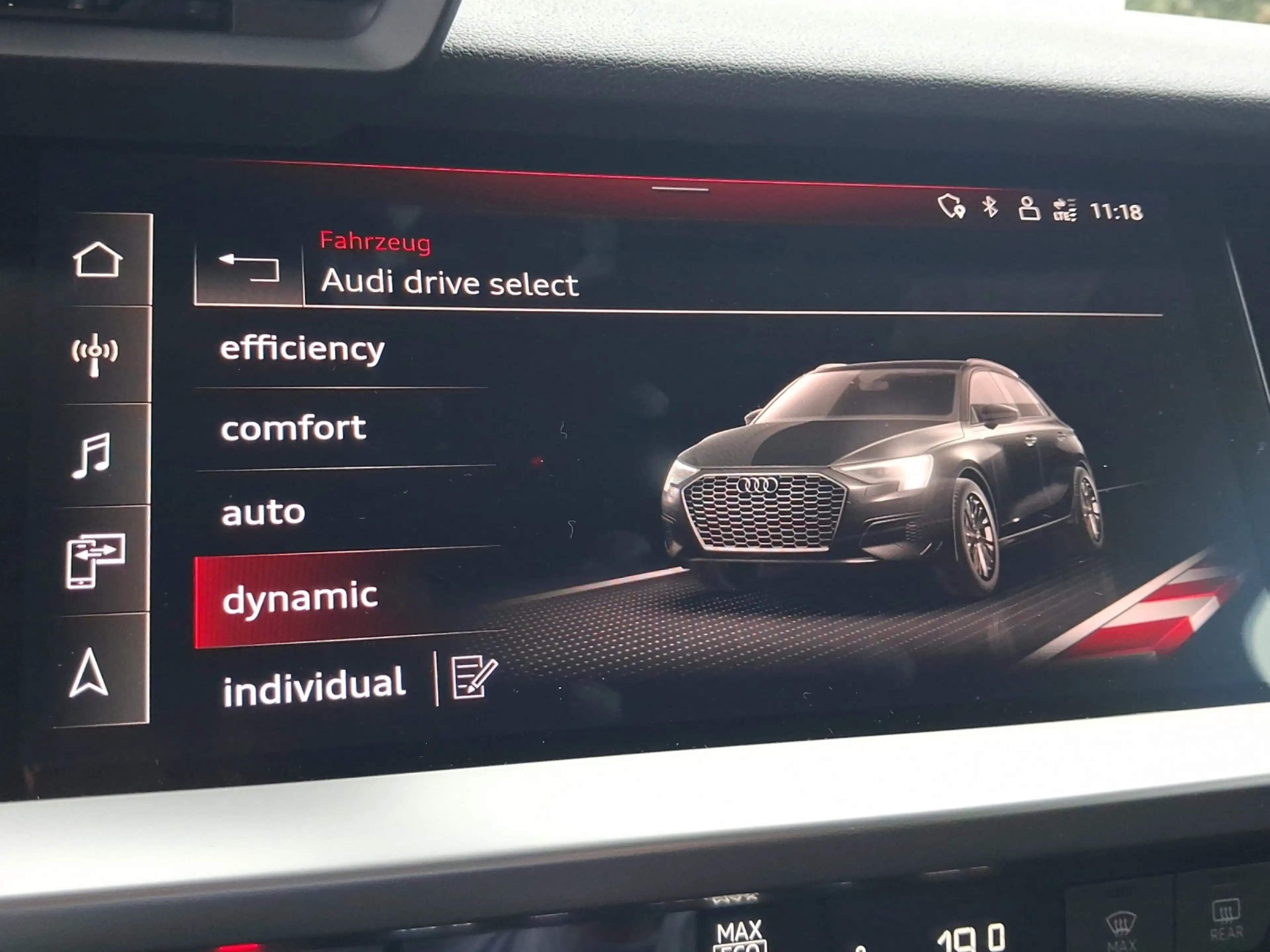 Audi A3 Sportback 45 TFSI e S line ACC Ambiente Navi RF... — photo 16