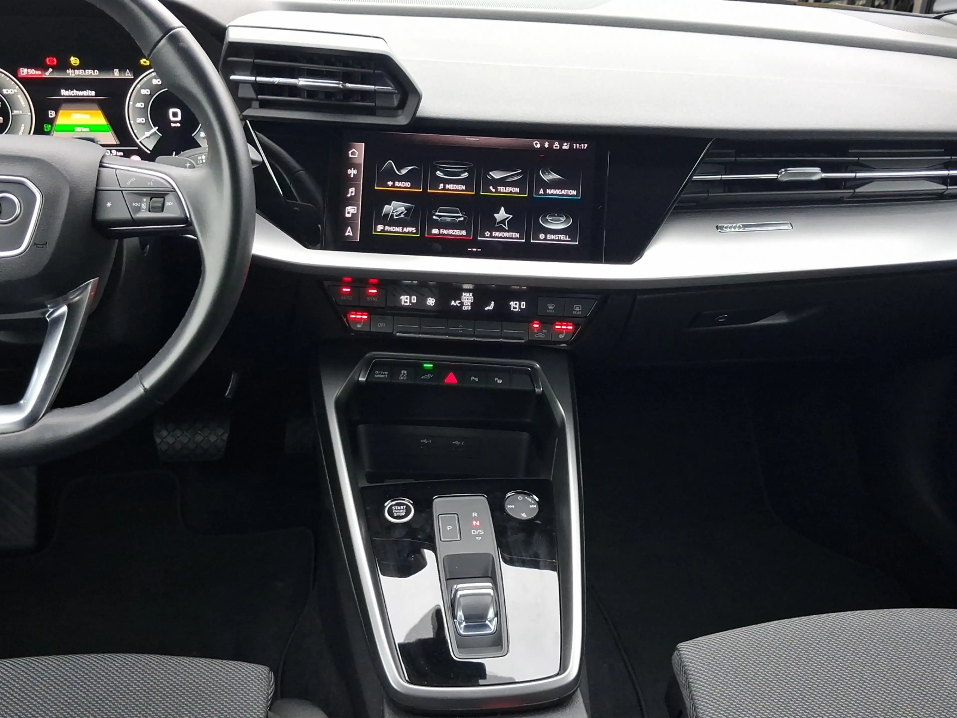 Audi A3 Sportback 45 TFSI e S line ACC Ambiente Navi RF... — photo 11