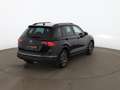 Volkswagen Tiguan 2.0 TDI Aut LED RADAR R-CAM ASSIST TEMP Schwarz - thumbnail 3