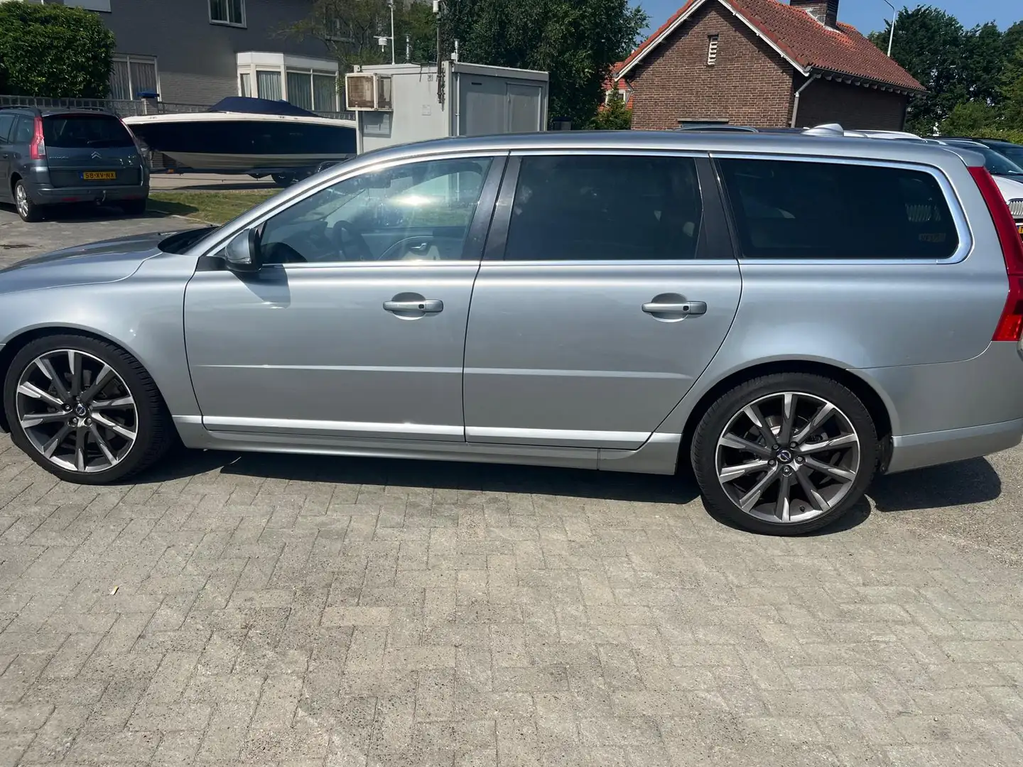 Volvo V70 2.0 T5 LEER LM VELGEN ECC STOELVERWARMING ETC ETC Gris - 2
