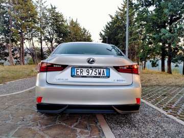 IS III 2013 300h 2.5 Executive cvt