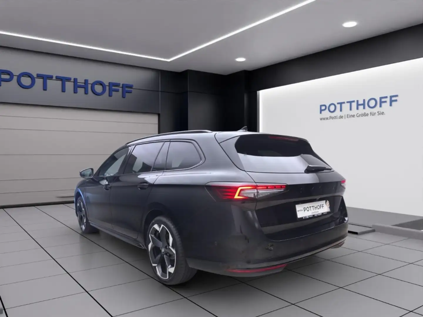 Skoda Superb Combi iV SPORTLINE AHK PANO CANTON pACC 360° HuD Schwarz - 2