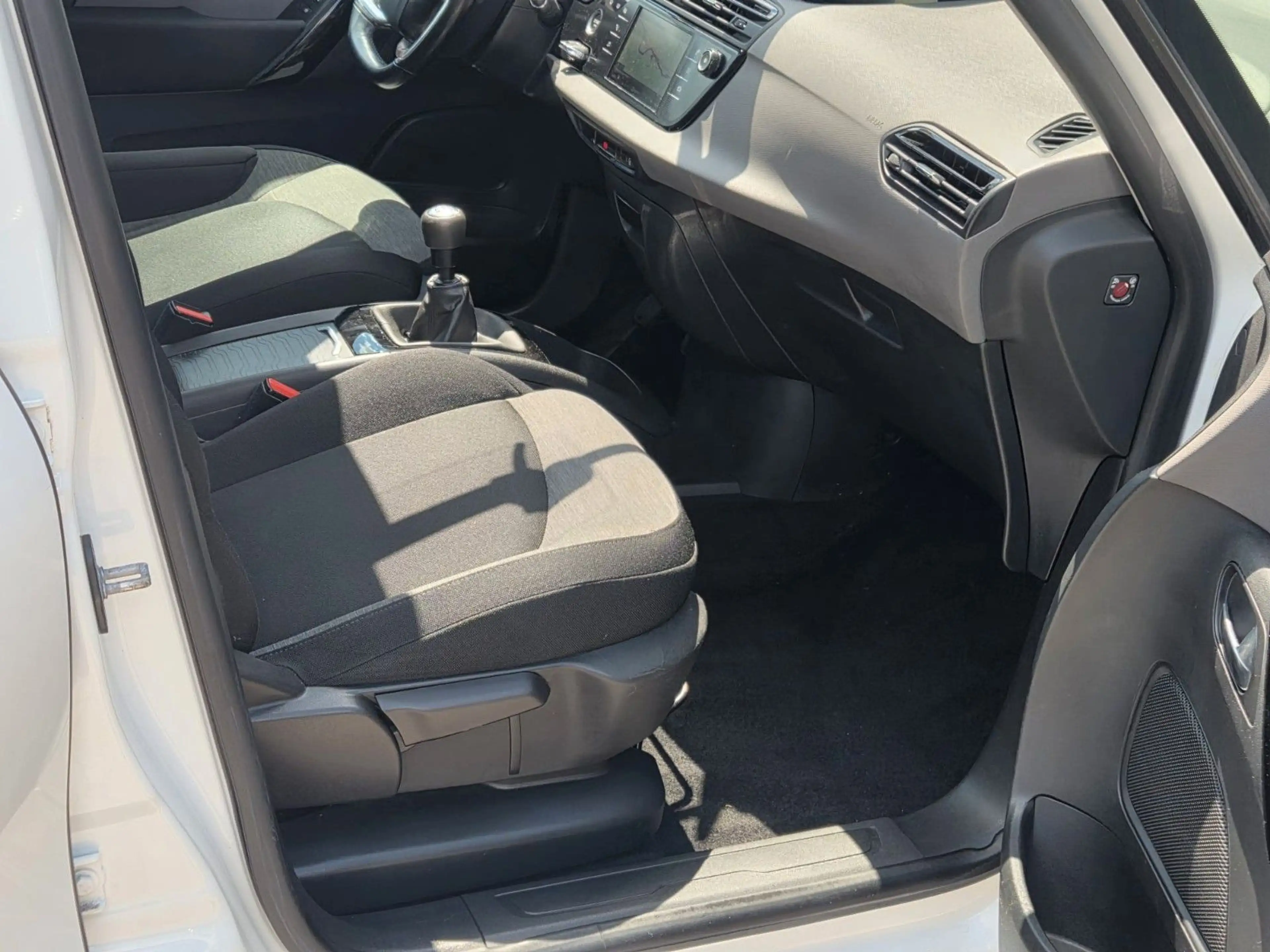 Citroen Grand C4 Picasso /7 - SITZER / 1.6 HDI /6-GANG — photo 15
