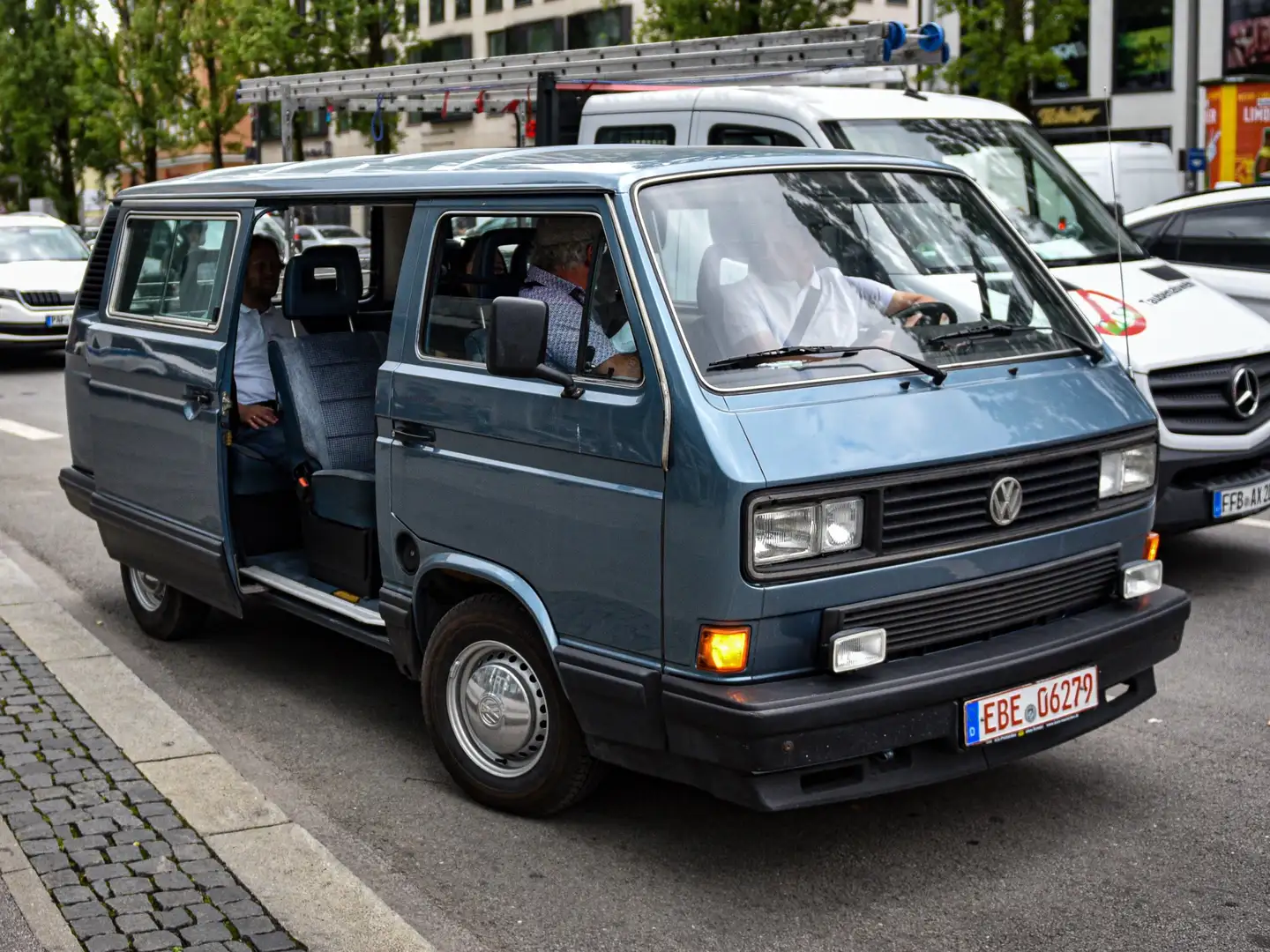 Volkswagen T3 Caravelle Caravelle GL 255 592/Z24 Bleu - 1