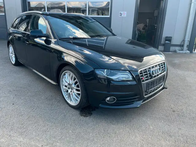 Audi S4 Avant 3.0 TFSI S tro quatt,AHK,SHZ,Pano,