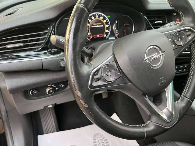Opel Insignia Sports Tourer 2.0 Diesel Aut. Innovation 1-Hand LED Kamera - Bild 12