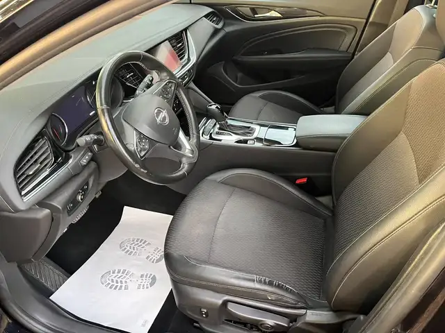 Opel Insignia view 9