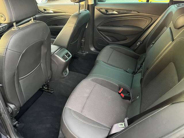 Opel Insignia Sports Tourer 2.0 Diesel Aut. Innovation 1-Hand LED Kamera - Bild 16