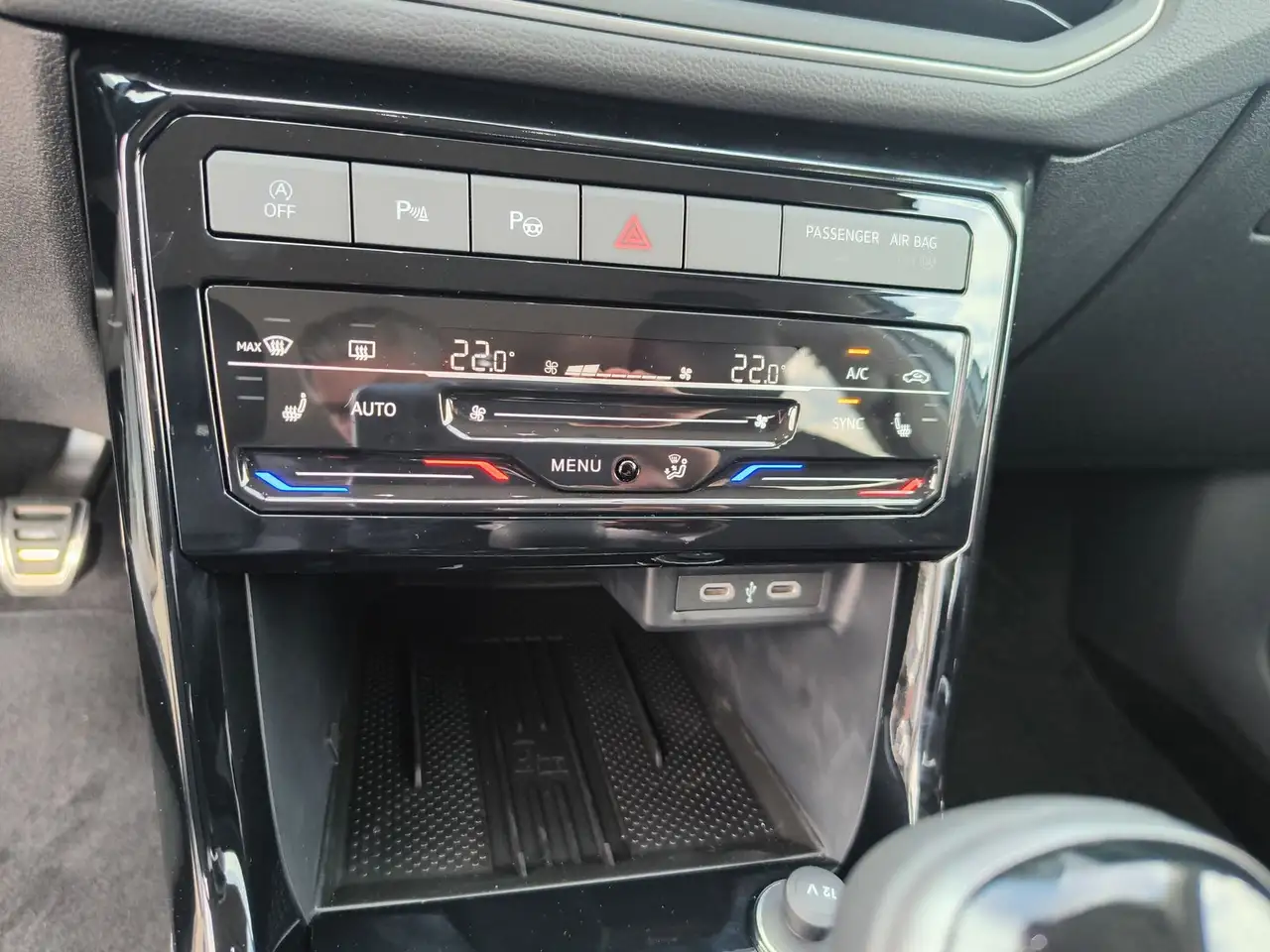 Volkswagen T-Cross Energy 1.0 l TSI OPF AHK 12