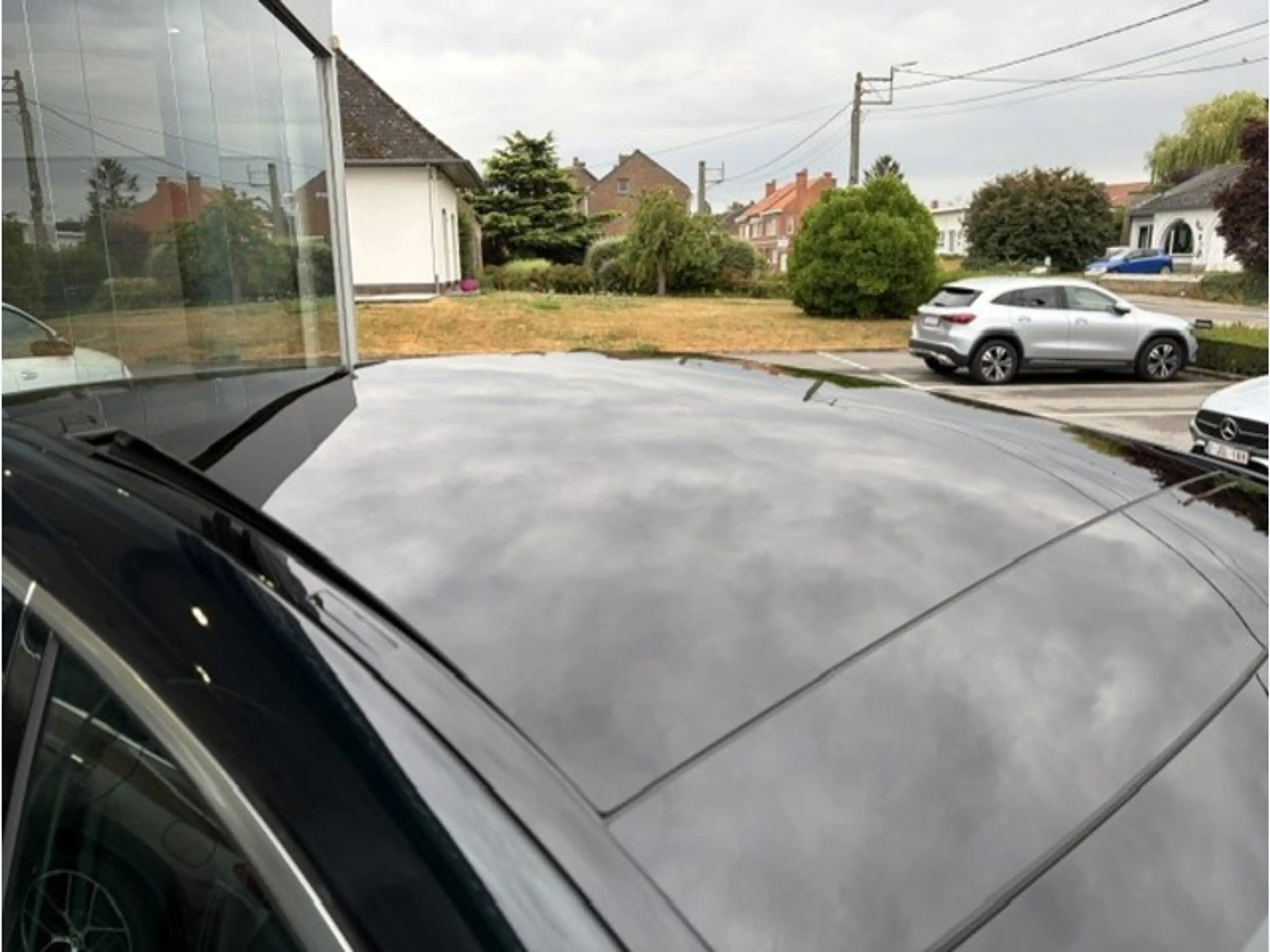 Mercedes-Benz EQE SUV 300 AMG Line — photo 10