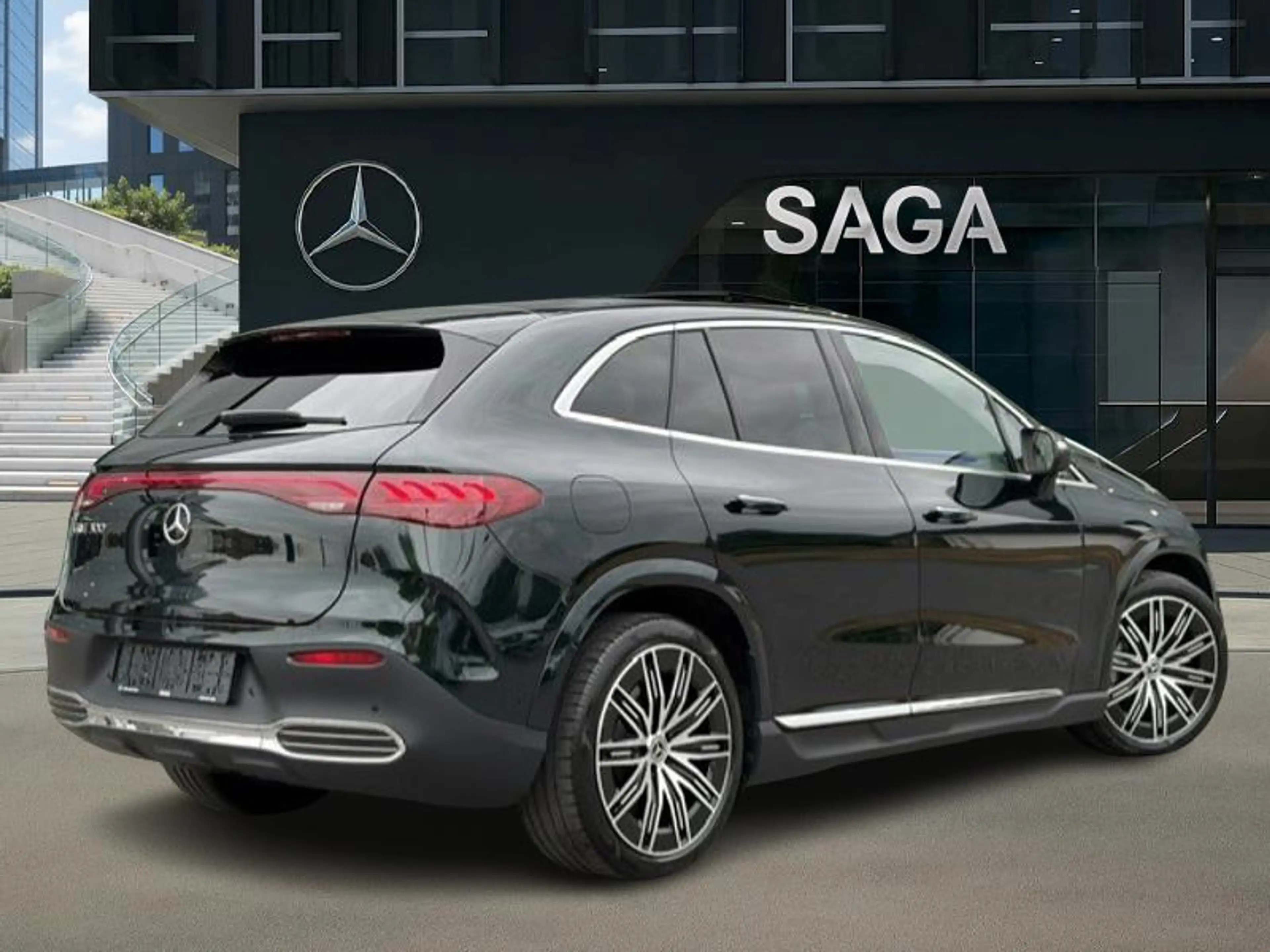 Mercedes-Benz EQE SUV 300 AMG Line — photo 2