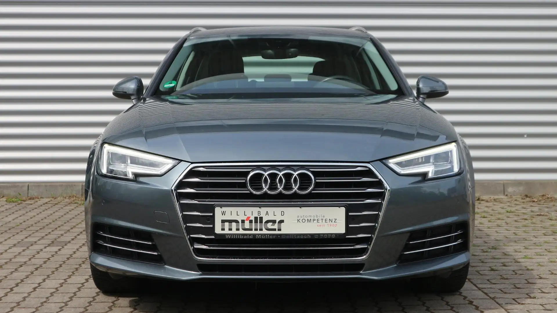 Audi A4 Avant Design Gris - 2