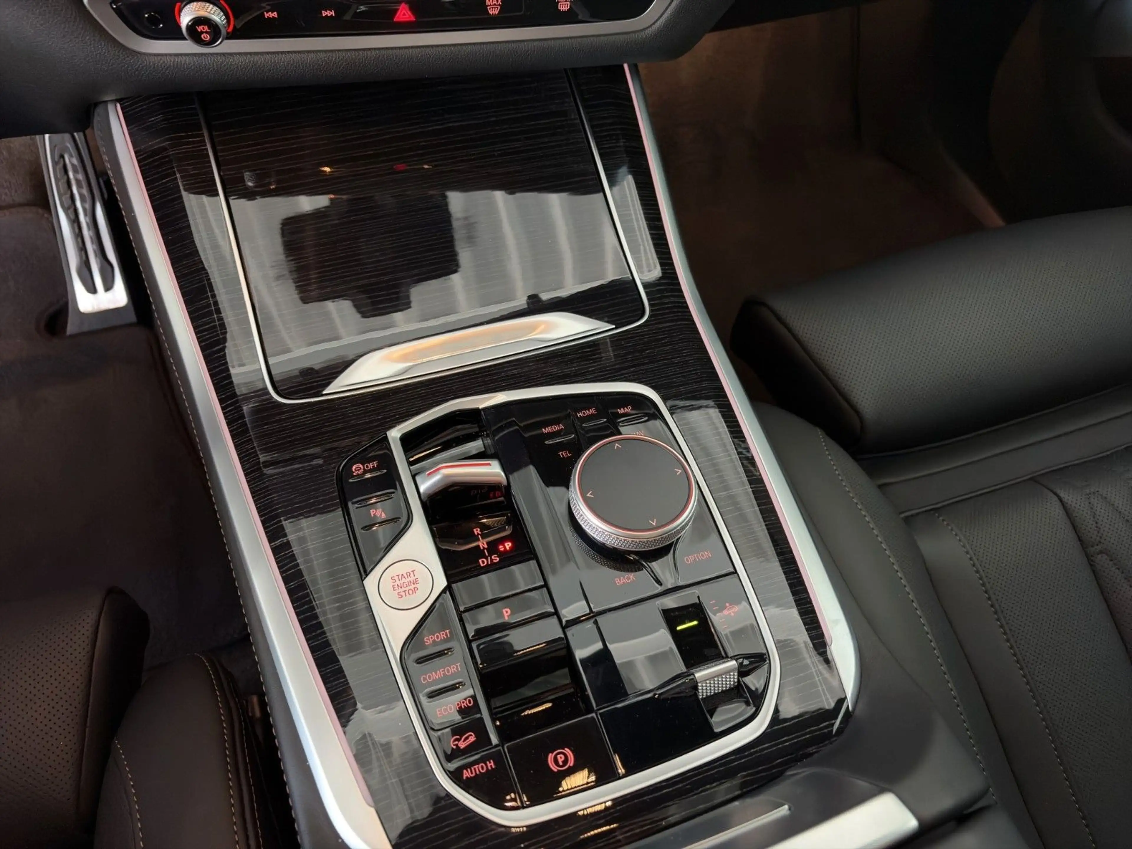 BMW X5 xDrive 40d M-SPORT PRO/LED/AHK/PAN-DA/7-SITZ/ — photo 14