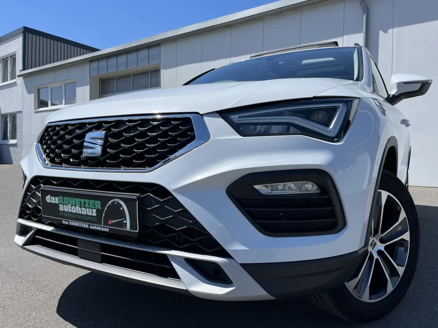 SEAT Ateca 2.0 TDI Style 169€ m. 20% Anzahlung AHK Panorama Weiß - 1
