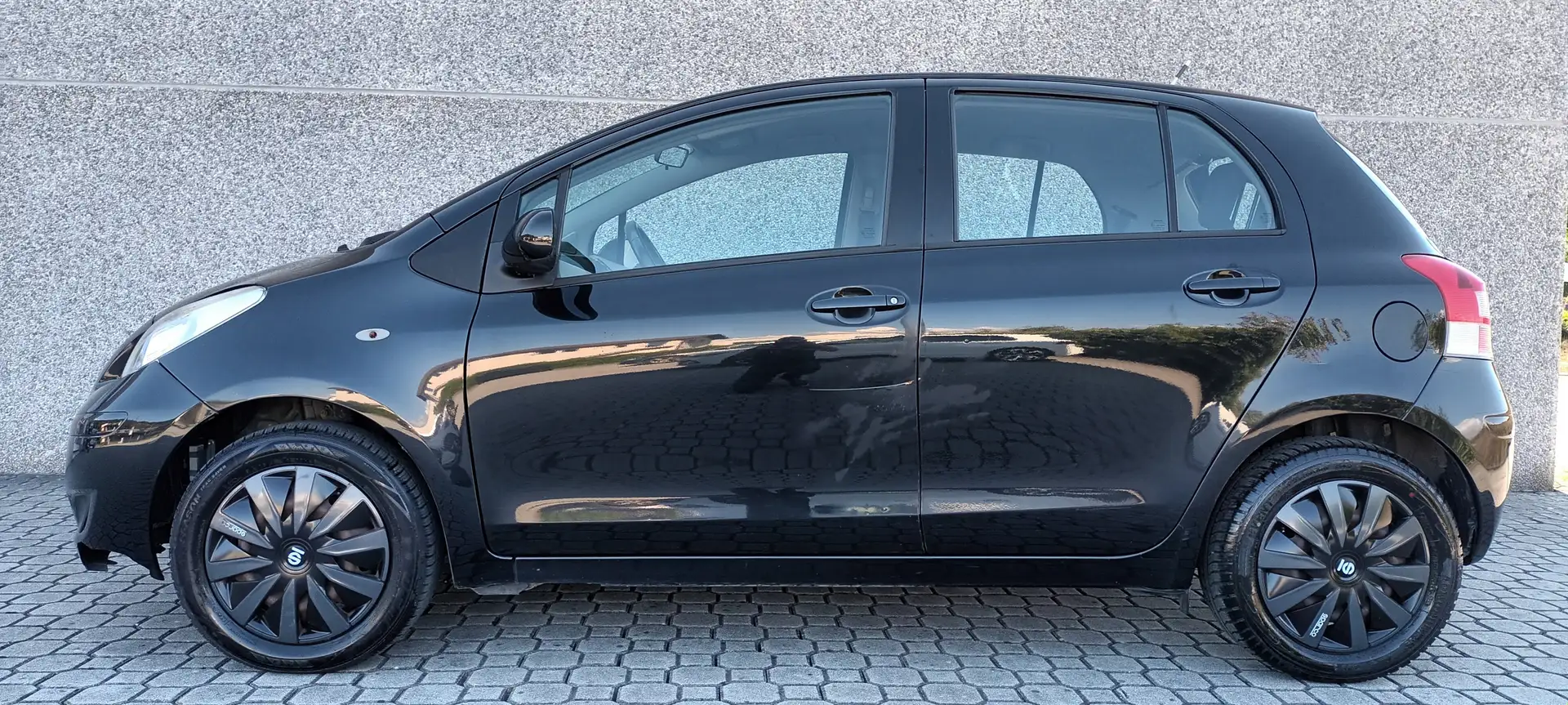 Toyota Yaris Yaris II 2005 5p 1.0 Noir - 1