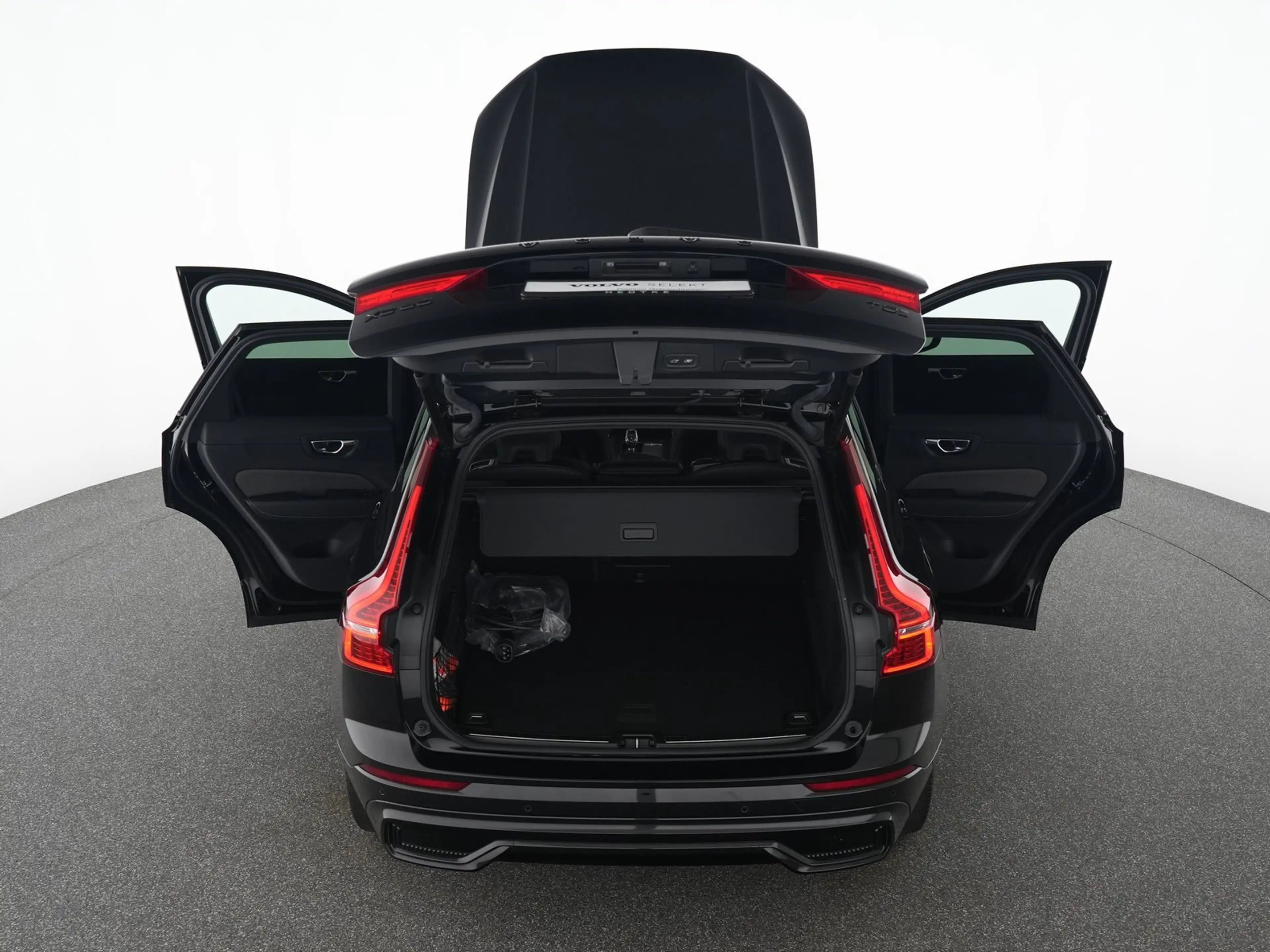 Volvo XC60 T8 AWD Plus Black Edition 360°GSHD*STHZ*21" — photo 14