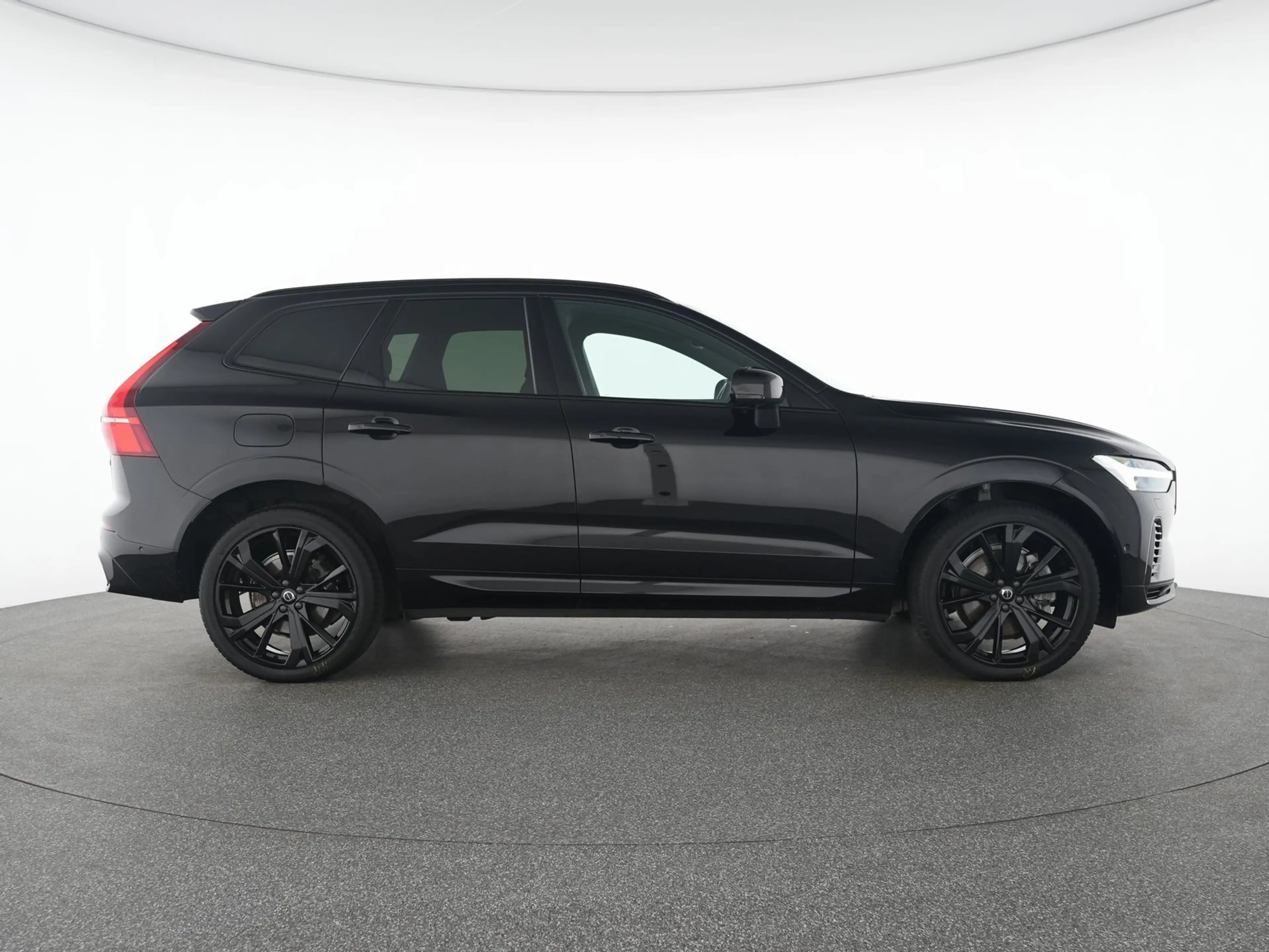 Volvo XC60 T8 AWD Plus Black Edition 360°GSHD*STHZ*21" — photo 12