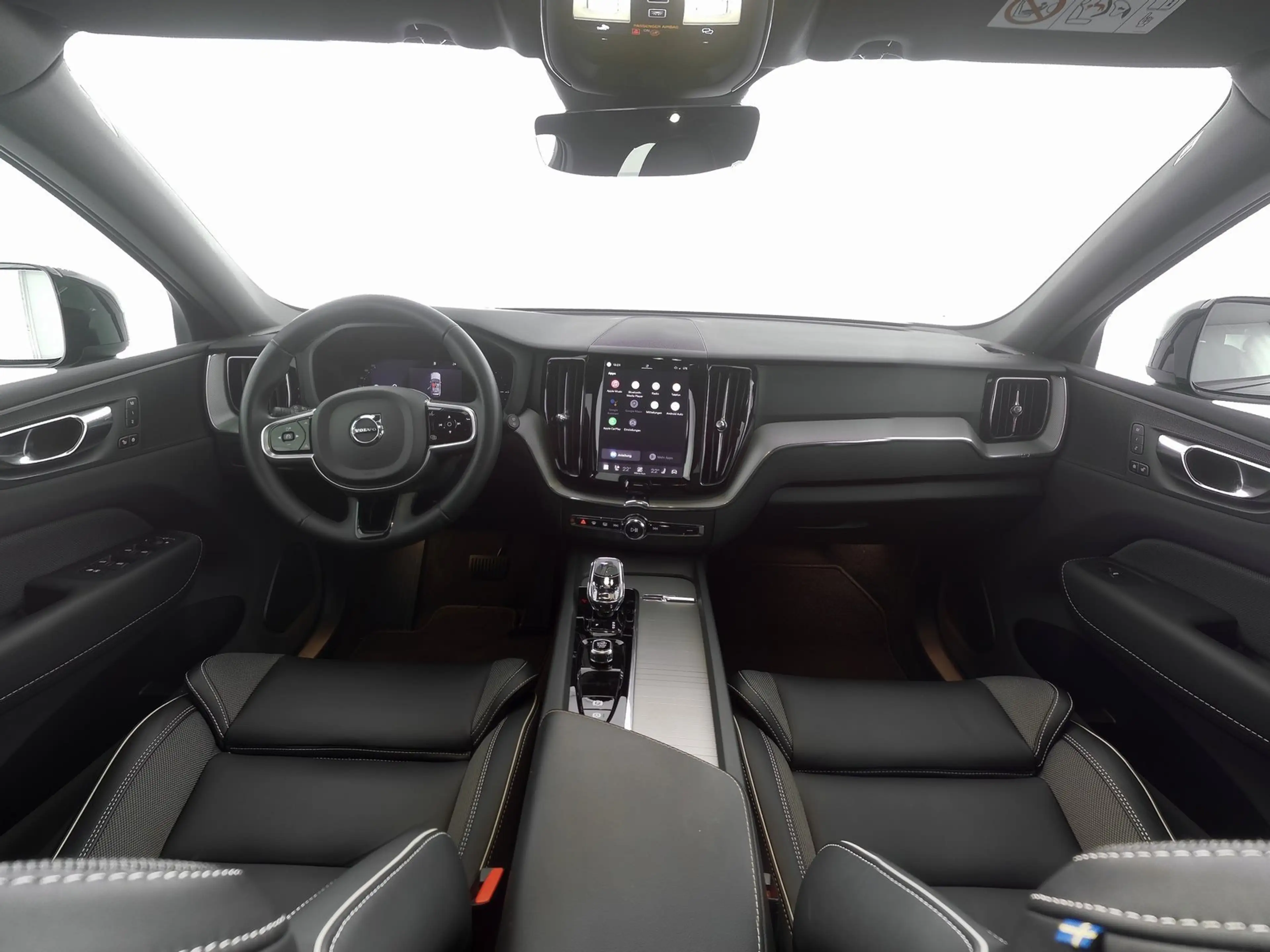Volvo XC60 T8 AWD Plus Black Edition 360°GSHD*STHZ*21" — photo 3