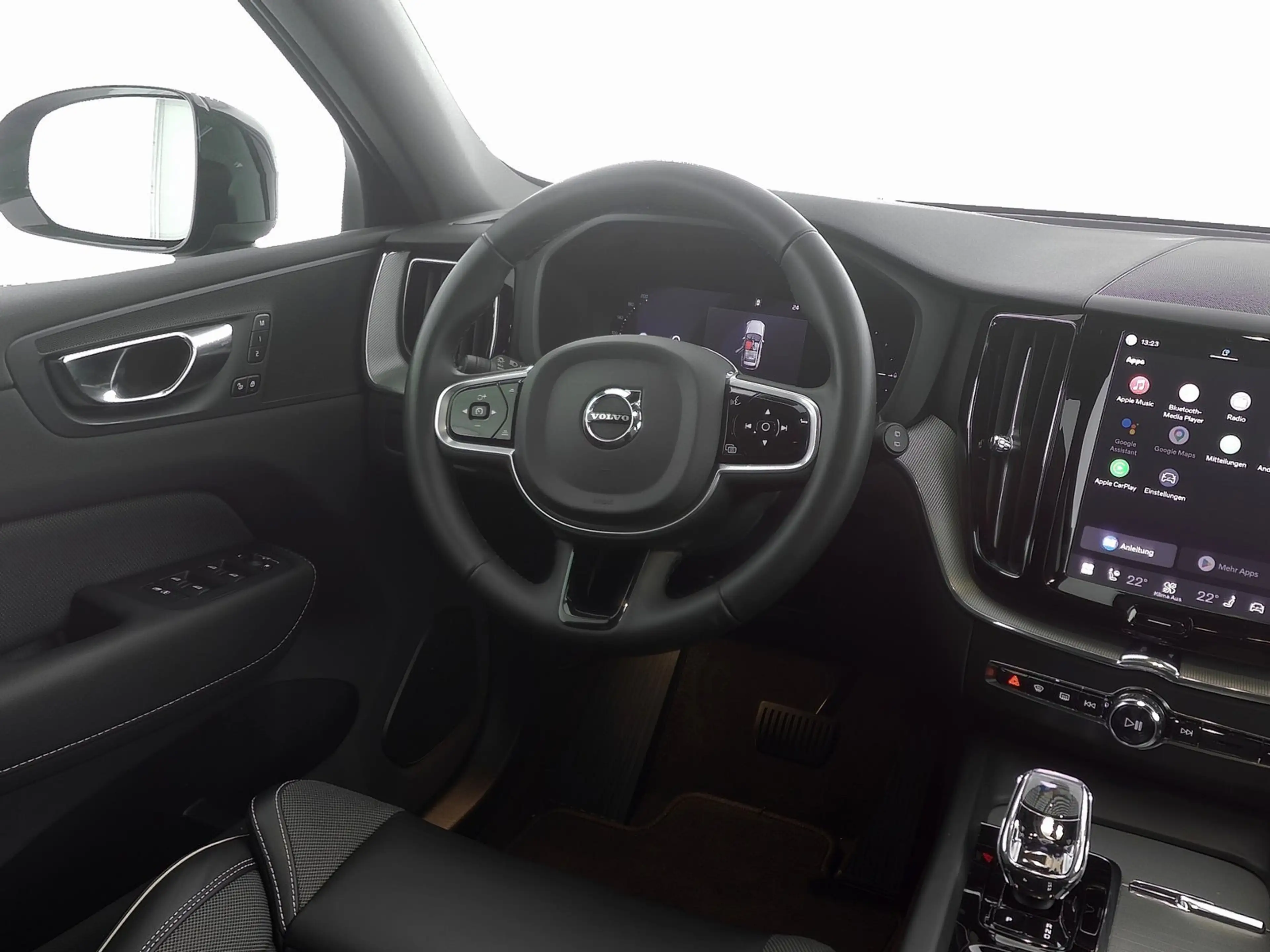 Volvo XC60 T8 AWD Plus Black Edition 360°GSHD*STHZ*21" — photo 4