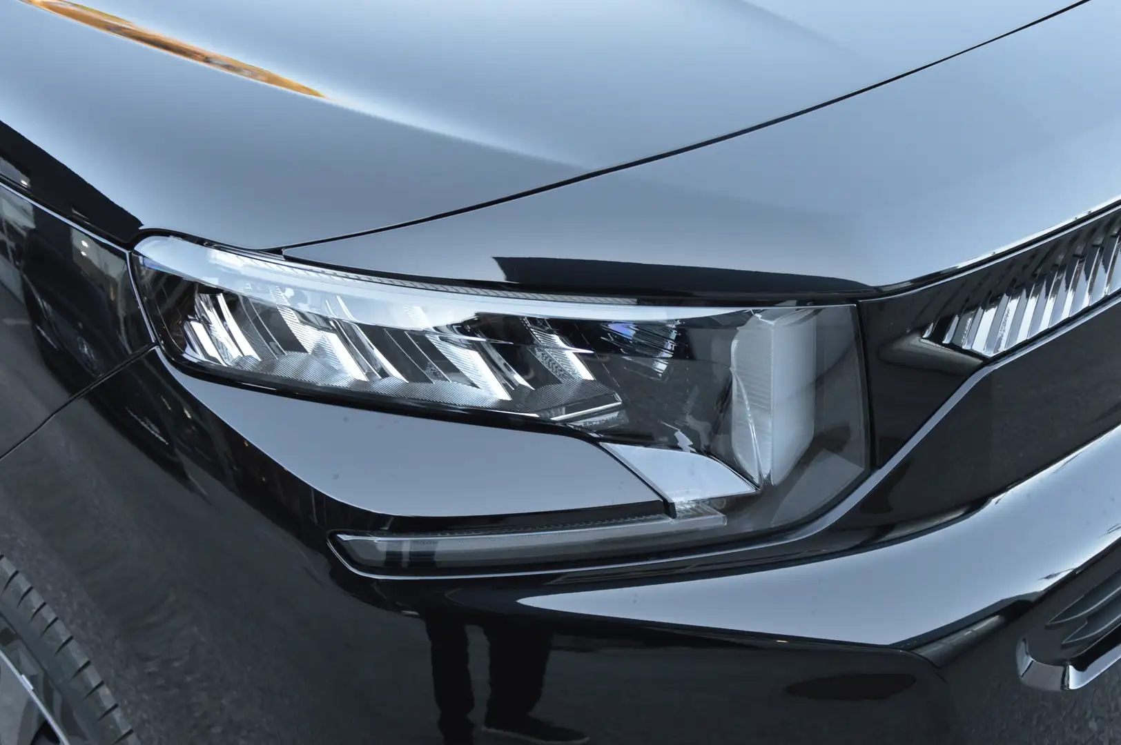 Citroen Berlingo Plus M HDI 100 vorsteuerabzugsfähig keine KM Schwarz - 2