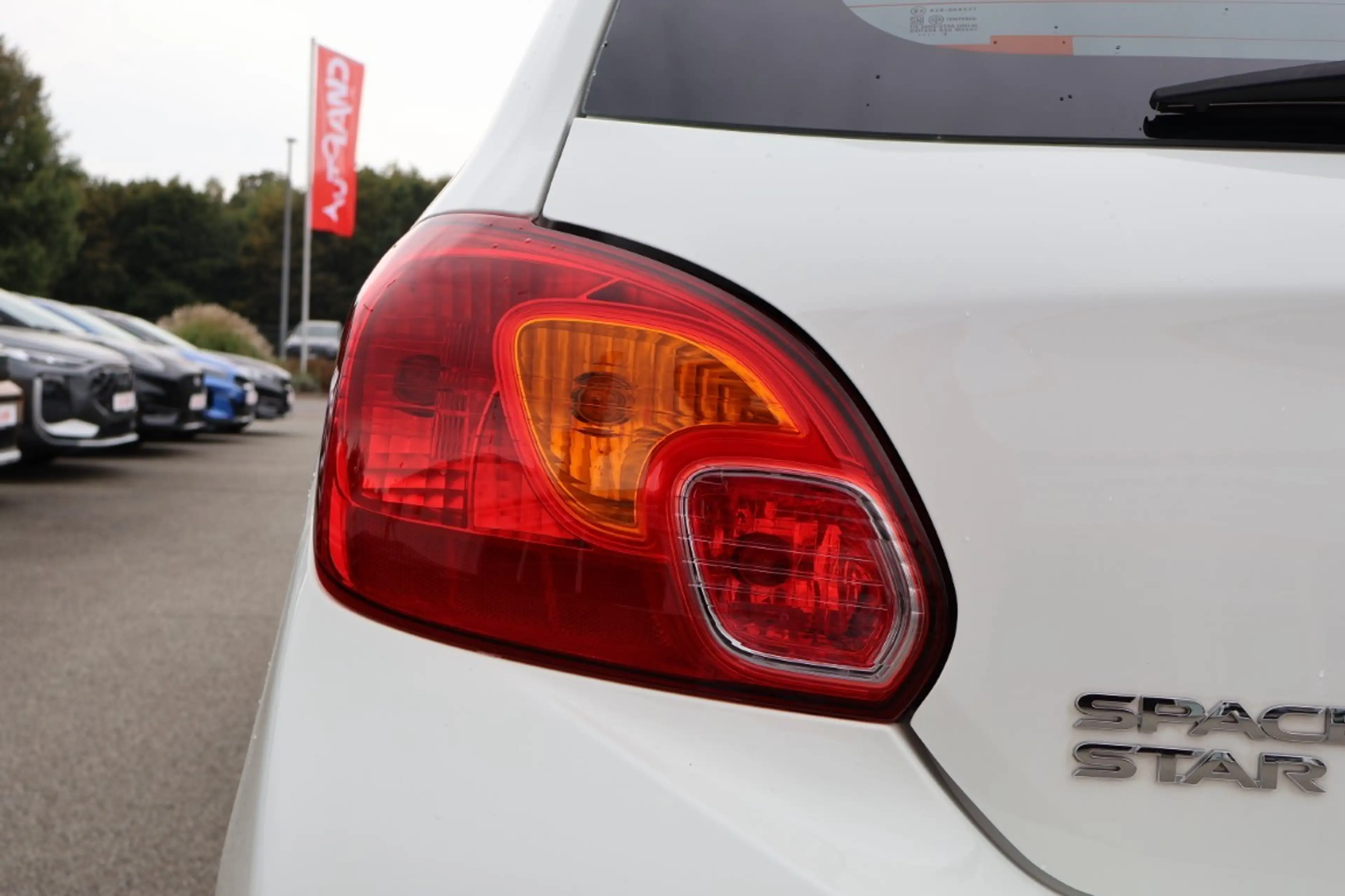 Mitsubishi Space Star 1.2 Select DAB Klima Freisprechanlage — photo 11
