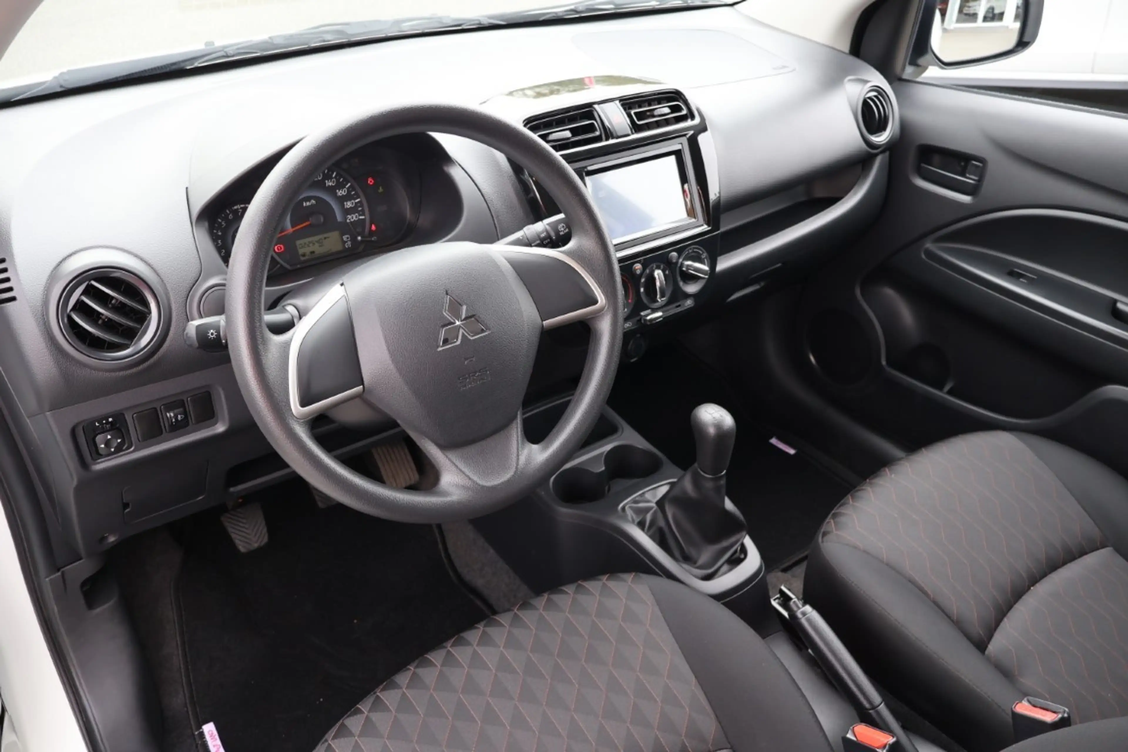 Mitsubishi Space Star 1.2 Select DAB Klima Freisprechanlage — photo 12