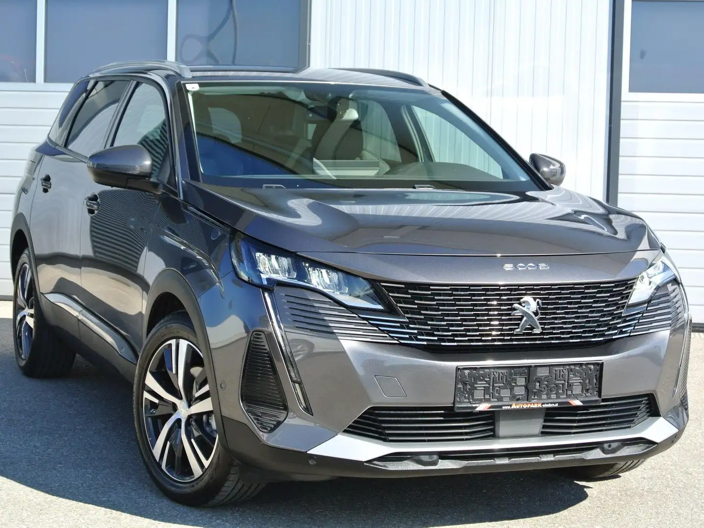 Peugeot 5008 1.5 BlueHDi130 ALLURE * 7-SITZE *AHK *RFK* LEDER * Grau - 1