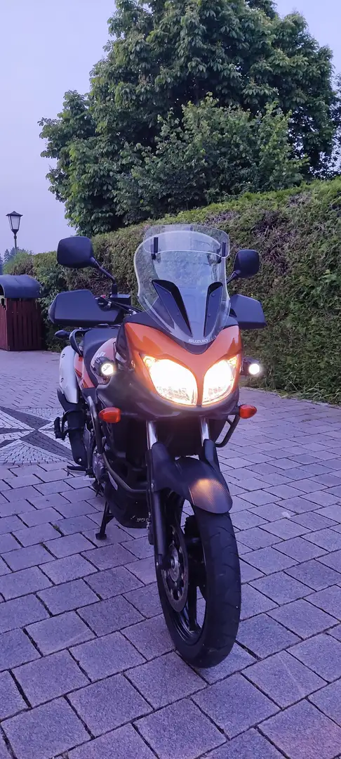 Suzuki V-Strom 650 Orange - 1
