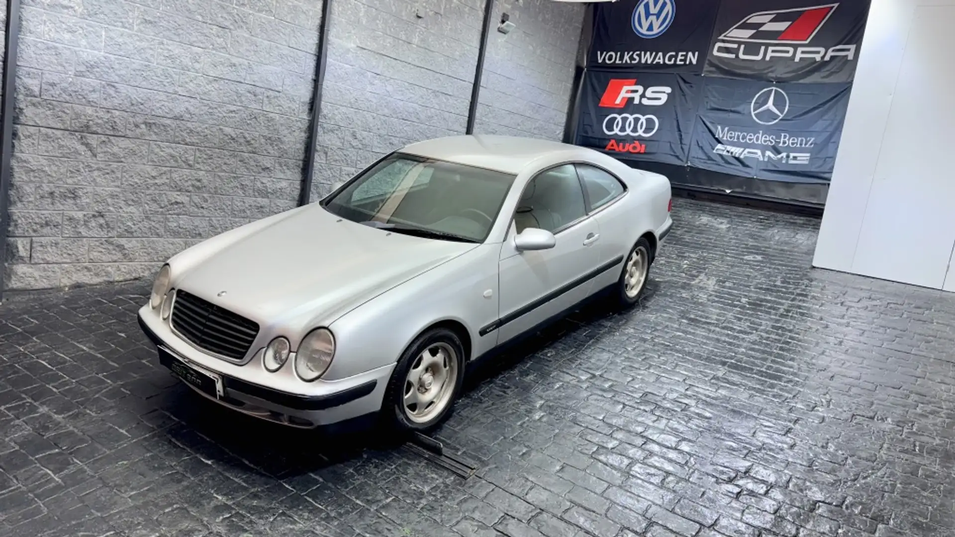 Mercedes-Benz CLK 200 Avantgarde Grijs - 1