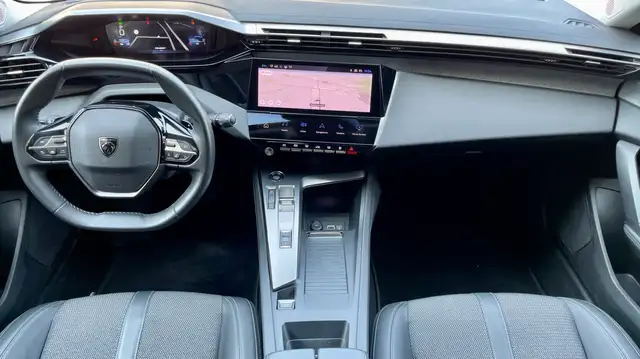 Peugeot 308 view 9