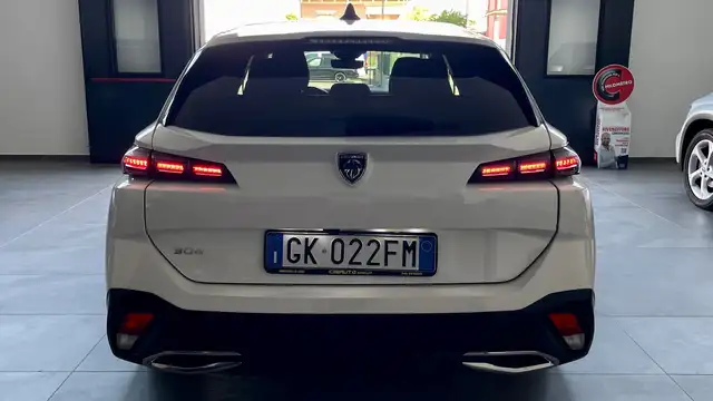 Peugeot 308 view 7