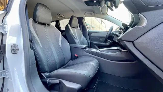 Peugeot 308 view 13