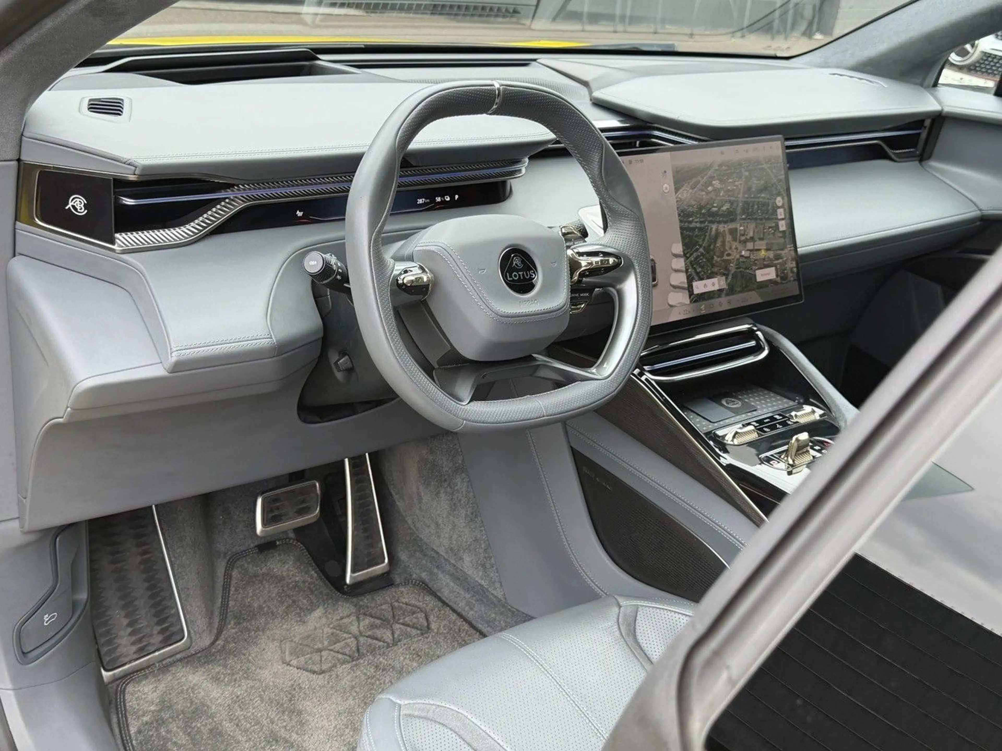 Lotus Eletre Solar Yellow 1Hd./HUD/Pano/U-frei/sofort — photo 14