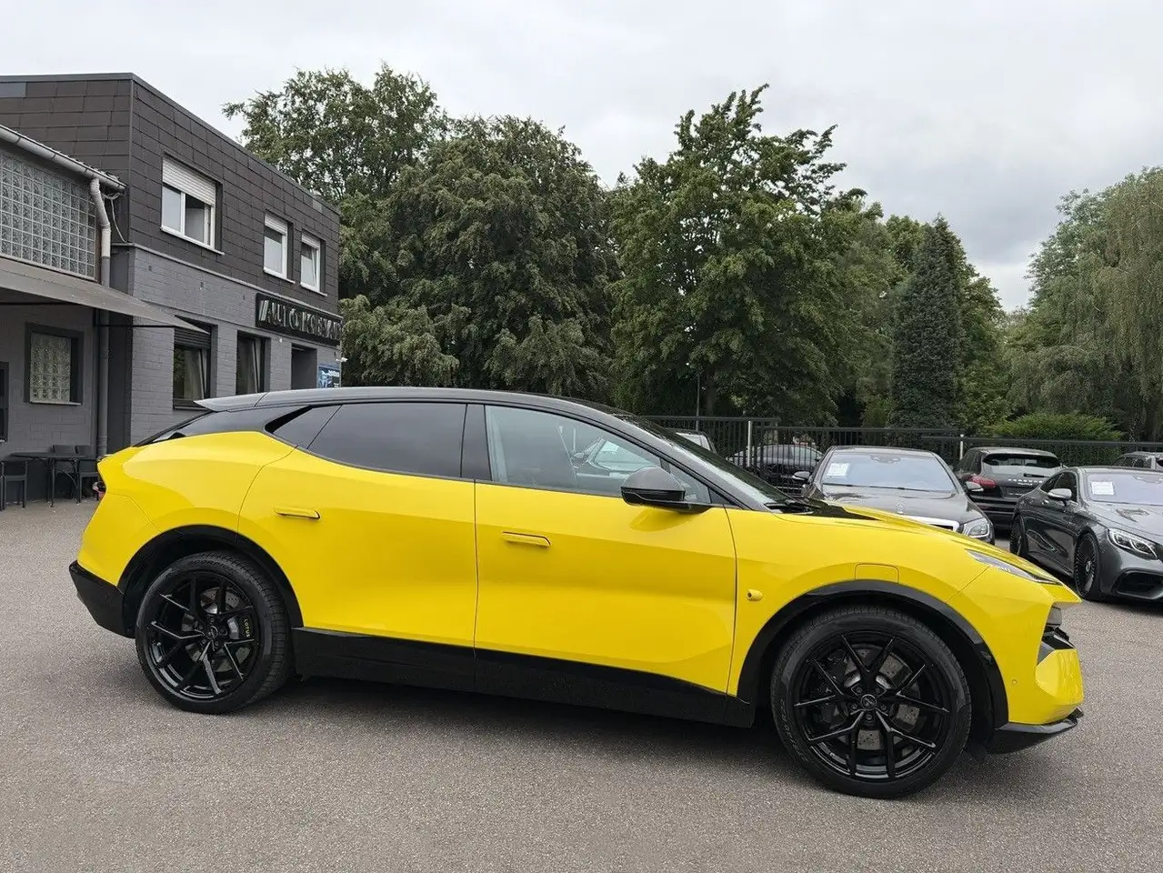 Lotus Eletre 2023