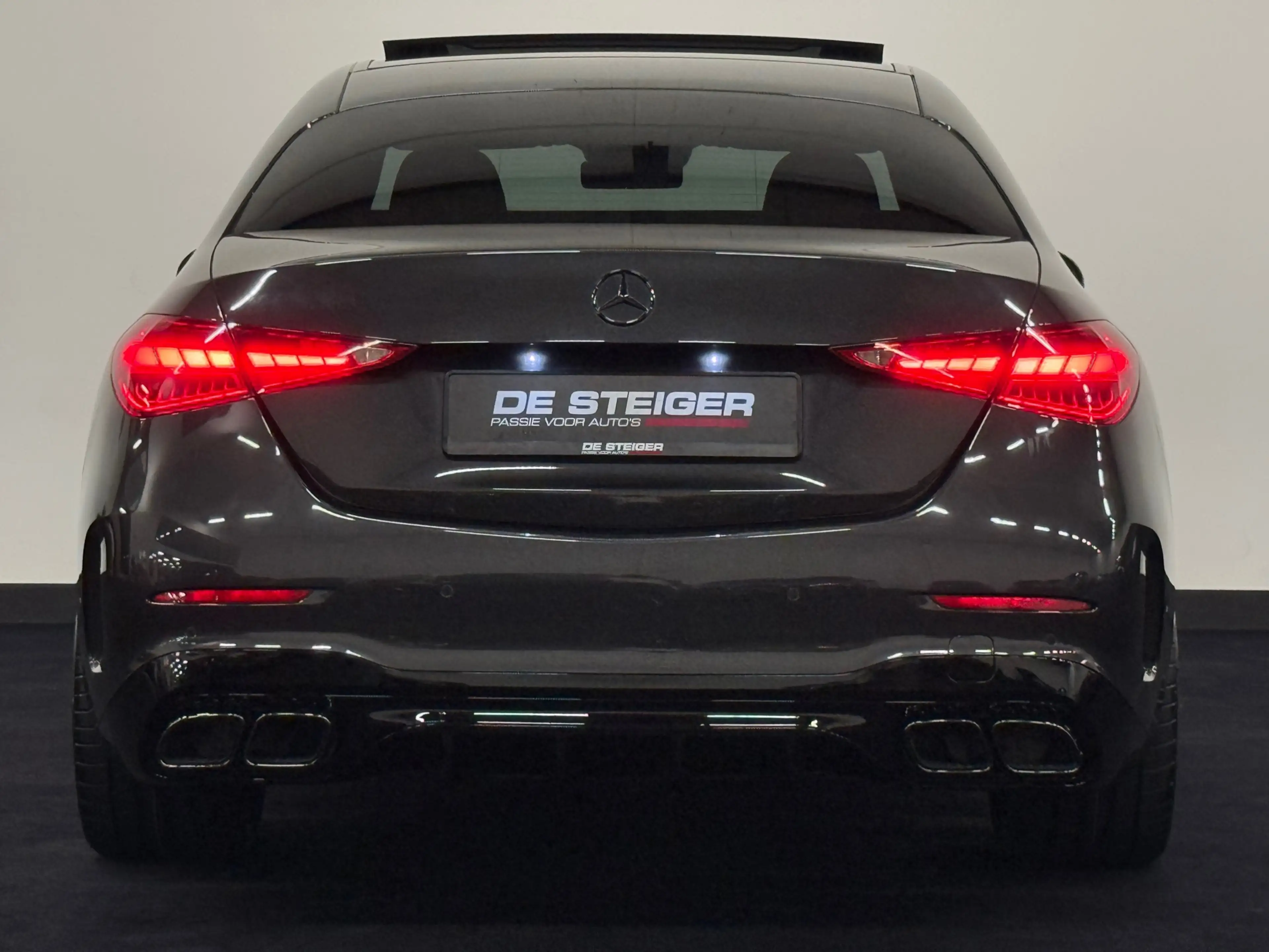 Mercedes-Benz C 300 e AMG C63 Pano Digital Sfeer 360 Memory — photo 5
