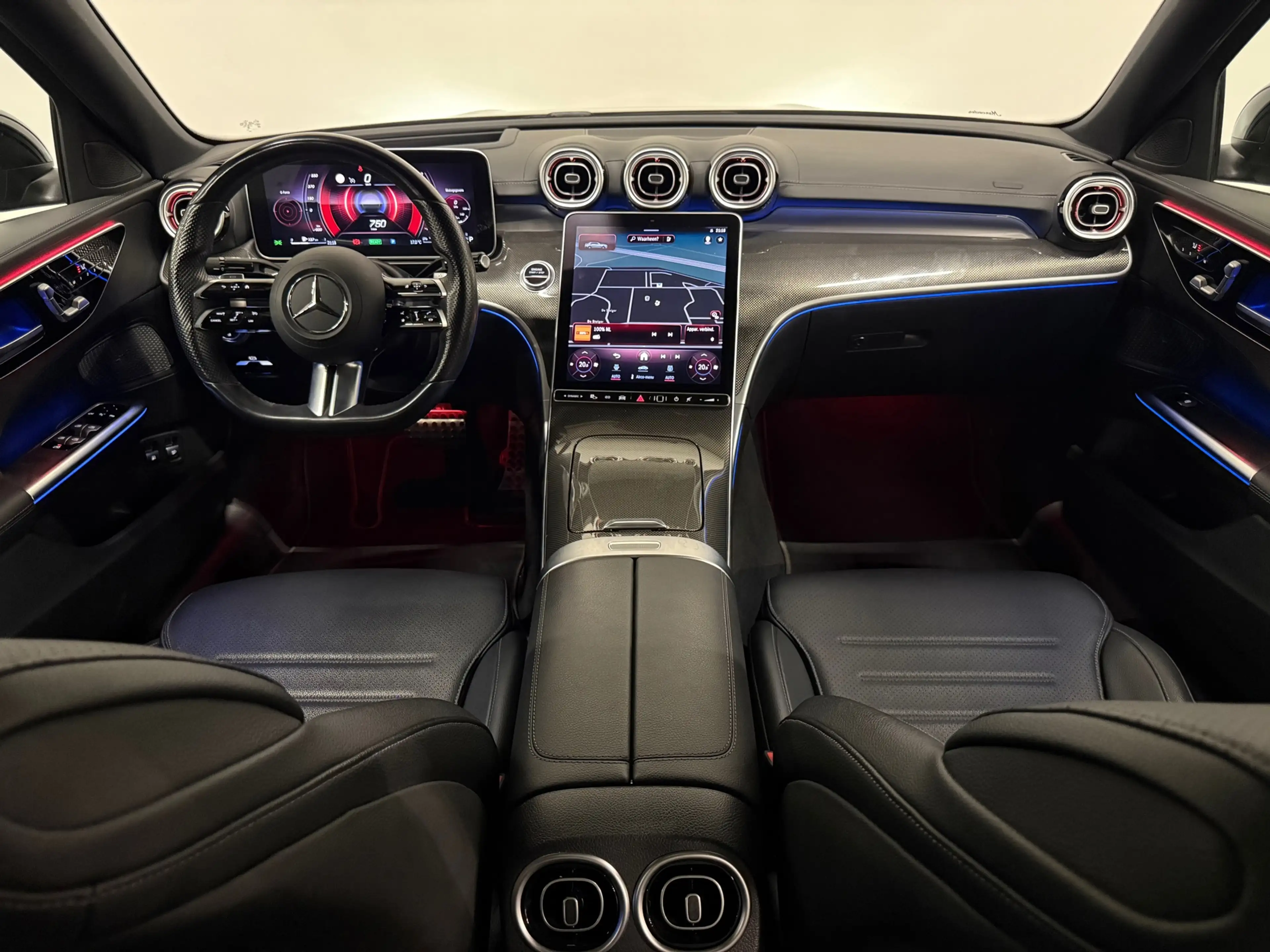 Mercedes-Benz C 300 e AMG C63 Pano Digital Sfeer 360 Memory — photo 12