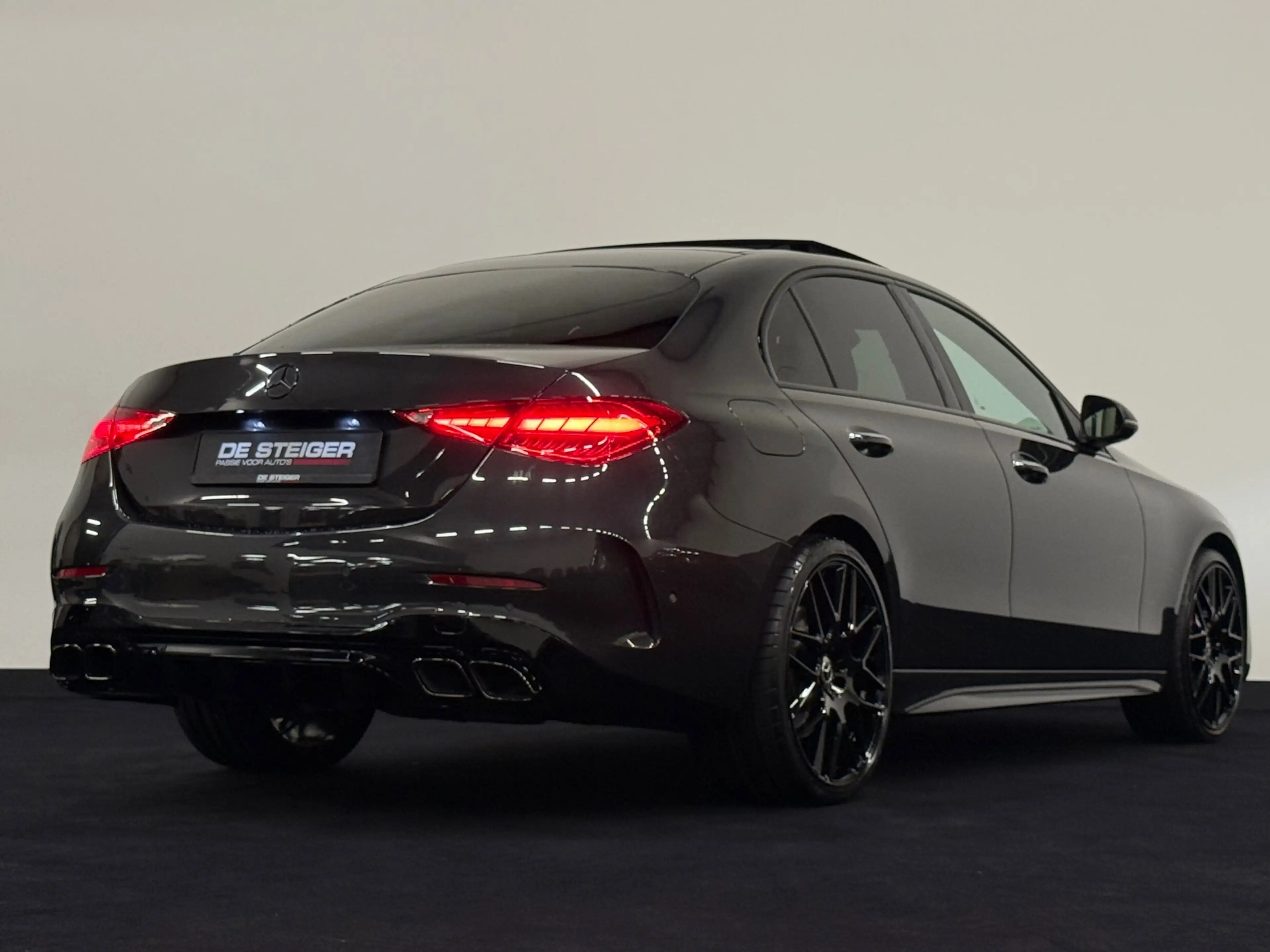 Mercedes-Benz C 300 e AMG C63 Pano Digital Sfeer 360 Memory — photo 7