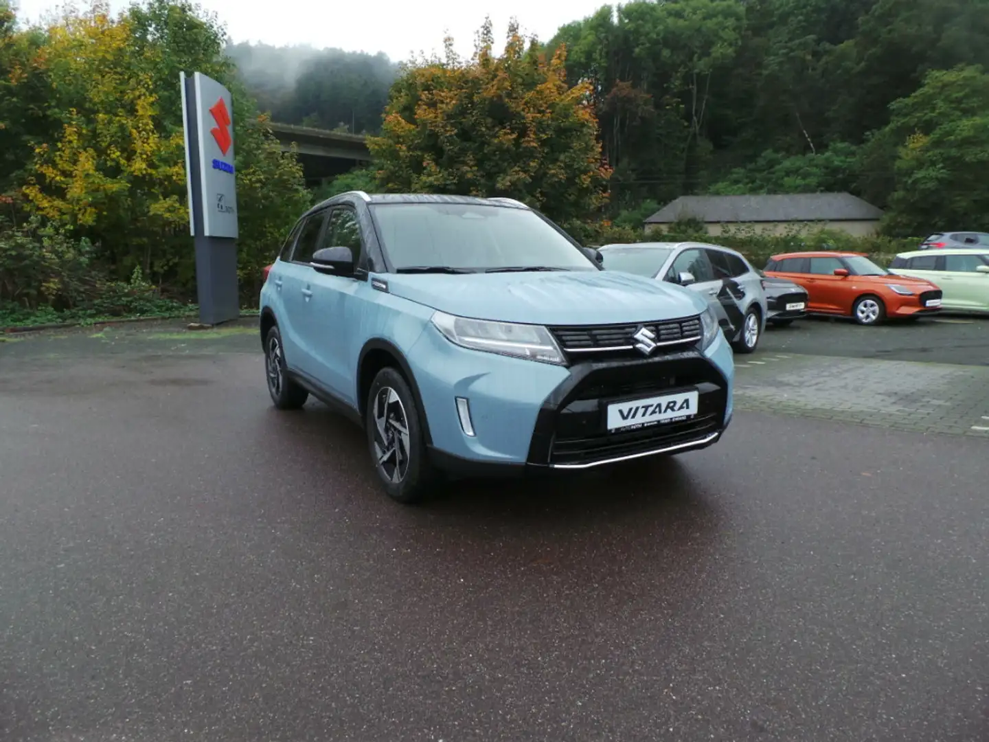 Suzuki Vitara 1.5 AGS Hybrid Comfort+ 4x4 zweifarbig Bleu - 2