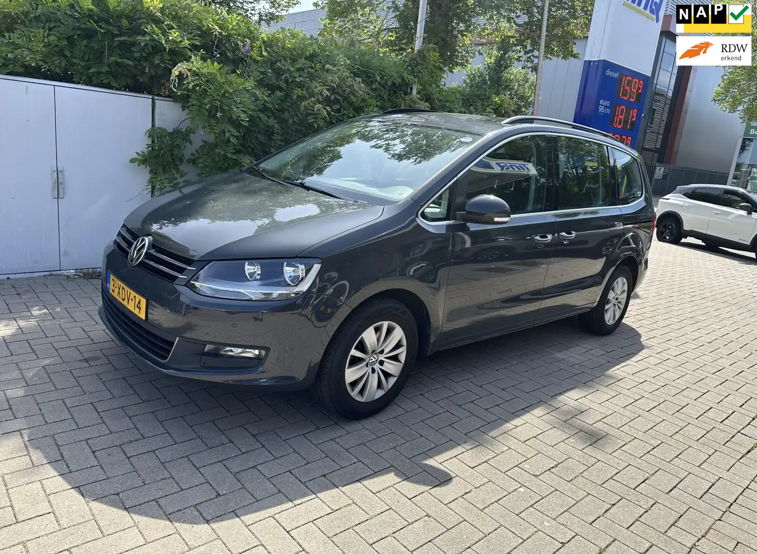 Volkswagen Sharan 1.4 TSI Comfortline Edition 7p. allen handel of ex Grijs - 1