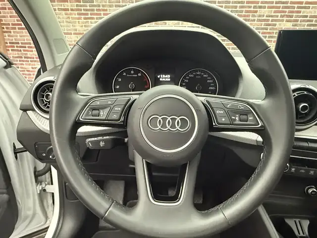 Audi Q2 view 15