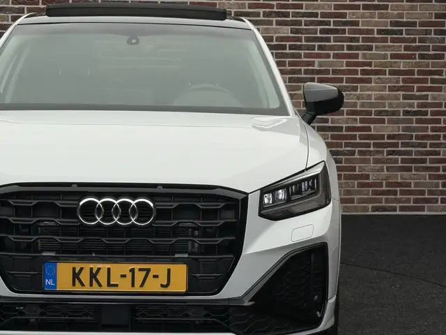 Audi Q2 view 23