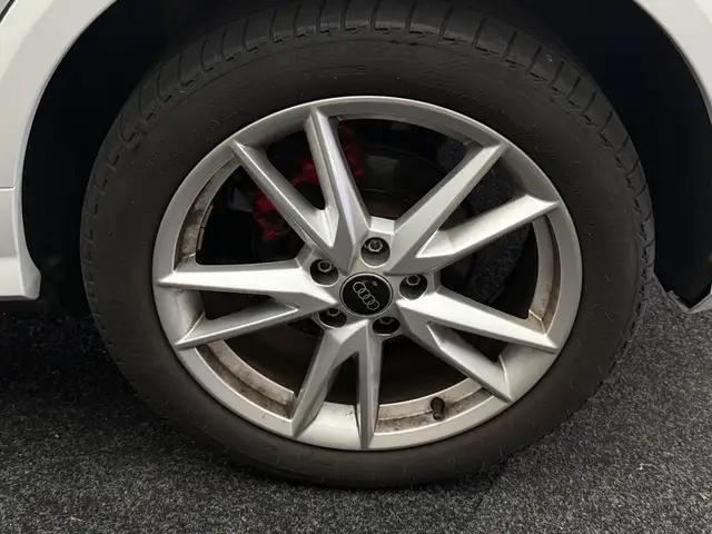 Audi Q2 view 10