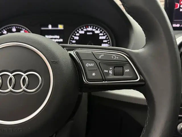Audi Q2 view 20